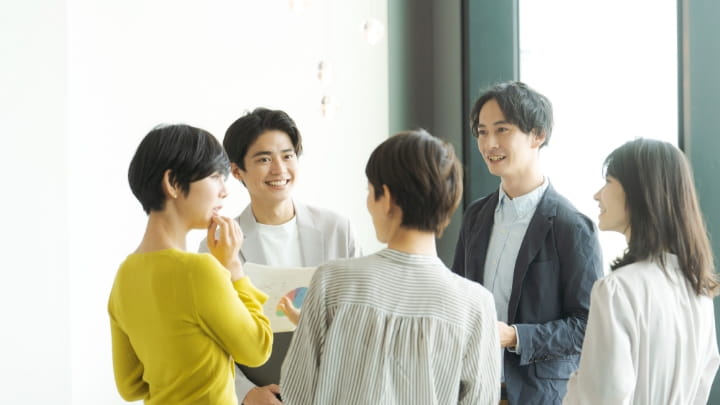 研修を受ける従業員たち